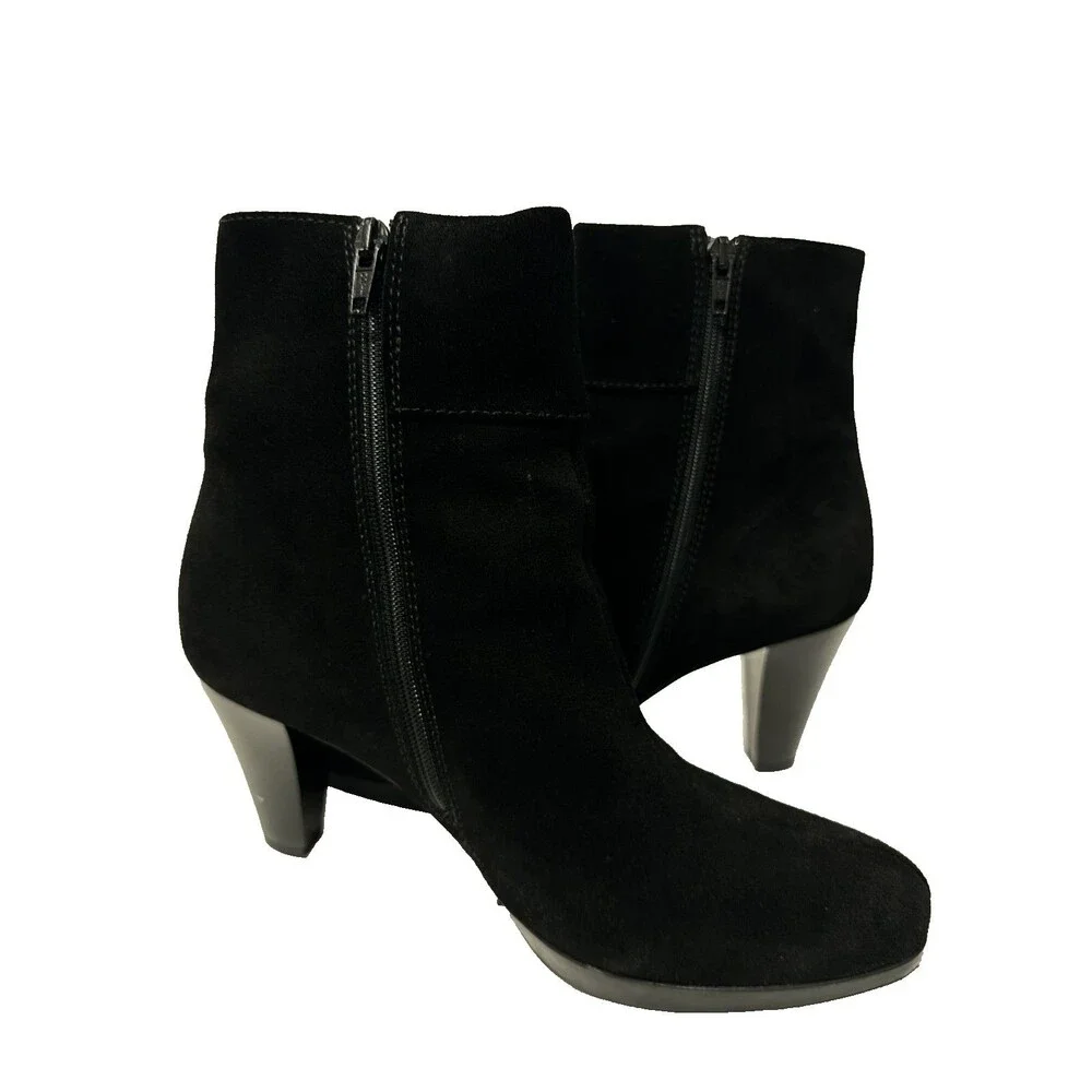 La Canadienne Women’s Suede Ankle Booties Sz 7.5 Made in Canada